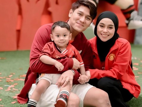 Rizky Billar Invites Lesti and Child to Watch Soccer, Baby Al's Pose Makes People Distracted