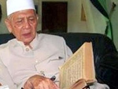 Kisah Kiai Ahli Al-Qur'an Asal Kudus, Tak Punya Biaya ke Tanah Suci Berujung Naik Haji Gratis Bareng Istri