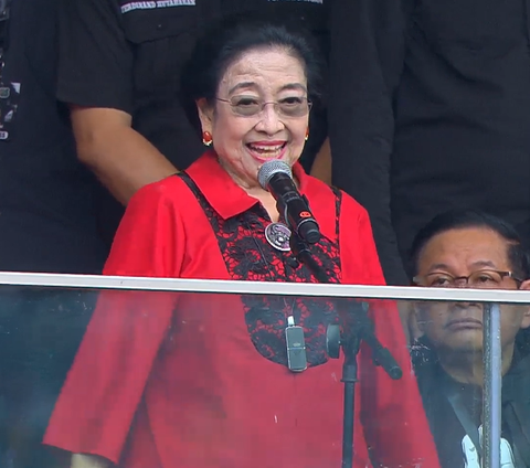 Pesan Megawati ke Masyarakat: Tidak Apa-Apa Terima Bansos, tapi Coblosnya Jangan Goyang