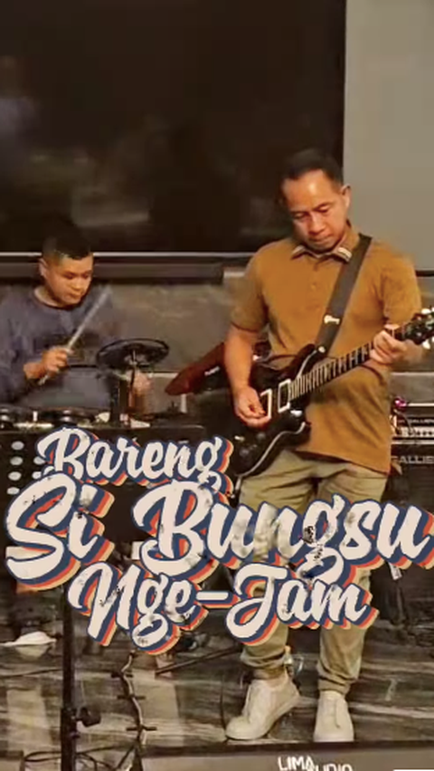 Gokil, Tampil Casual Panglima TNI saat Bernyanyi Sambil Main Gitar Bawakan Lagu Naif 'Benci untuk Mencinta' Sang Anak Gebuk Drum