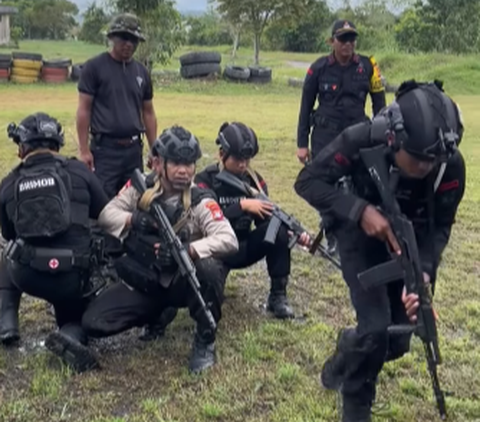 Ikut Latihan Brimob, Aiptu Agus Gemetaran saat Tiarap Ditembaki Dekat Kepala 'Mana Pelatih Kejam Banget