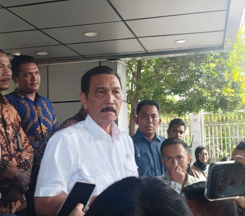 PDIP soal Luhut Pandjaitan Dukung Prabowo-Gibran: Mungkin Ada yang Memerintahkan