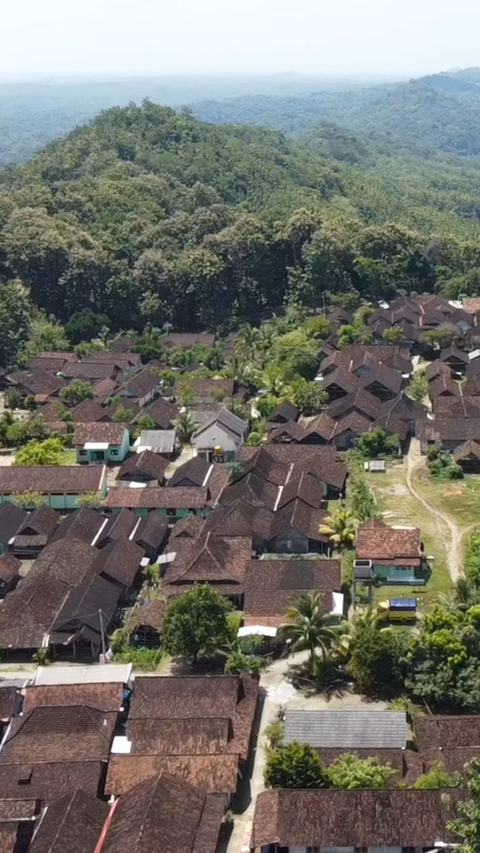 <b>Bak Ada di Tahun 1980-an, Ini Cerita Unik Dusun Malangbong yang Letaknya di Tengah Hutan Bojonegoro</b><br>