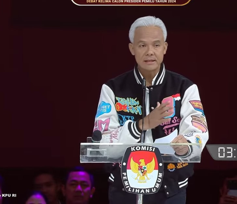 Presidential Candidate Number 3 Ganjar Pranowo Shows Off 'Sat Set Net' Box, Device for Free Internet Without Credit
