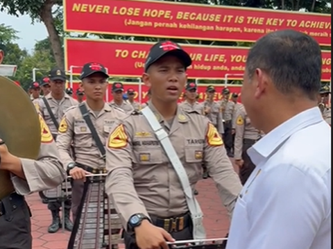 Momen Komjen Polri Cek Nama Taruna Akpol 'Benar Enggak Namamu Sesuai sama Kelakuanmu'