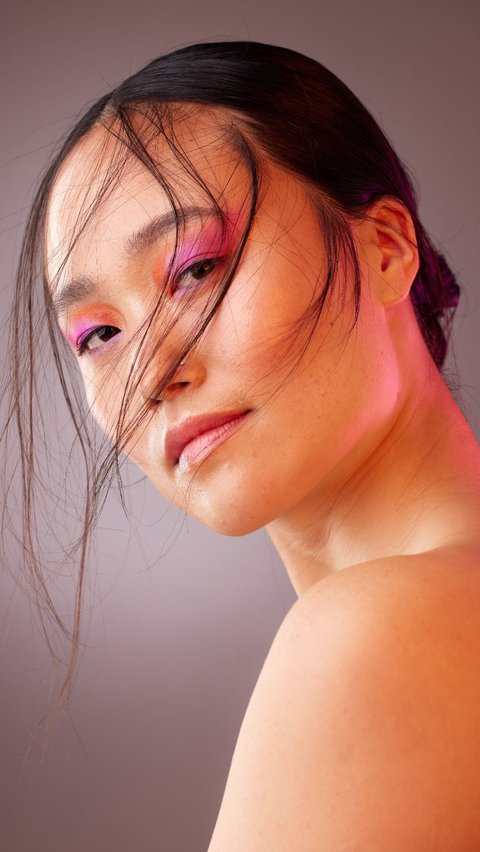 Bikin Eyeshadow On-Fleek ala Model Hanya Bermodal Selotip