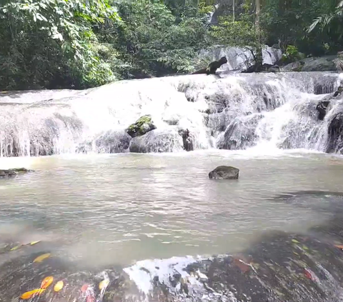 Uniknya Curug Bibijilan di Sukabumi, Air Terjun yang Bisa Dipanjat