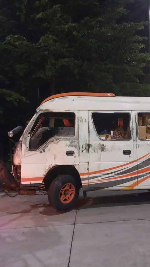 Kejar-Kejaran Mobil Pembawa Ratusan Ribu Rokok Ilegal di Tol Transjawa Berakhir Kecelakaan