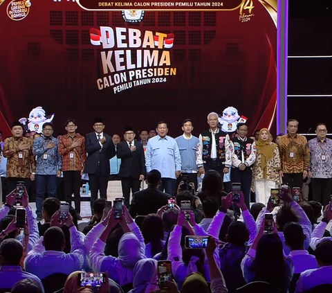 Intimate Moment of Anies' Wife and Puan Maharani Chatting and Taking Photos Together During Presidential Debate, Coalition Signal?
