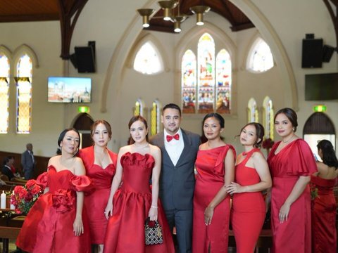 Tampil dalam Balutan Dress Merah, Intip 10 Potret Cantik Shandy Aulia saat jadi Bridesmaid di Australia