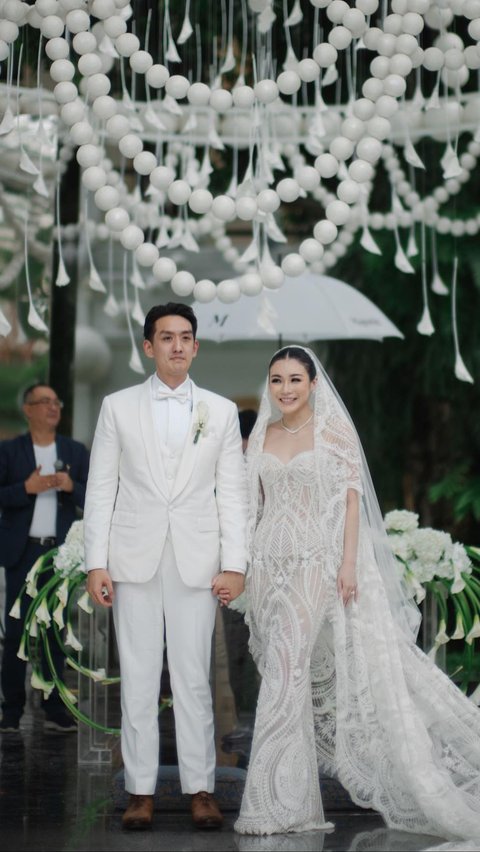 Potret Pernikahan Viral Dokter Kecantikan, Isi Doorprizenya Bikin Kantong Menjerit!