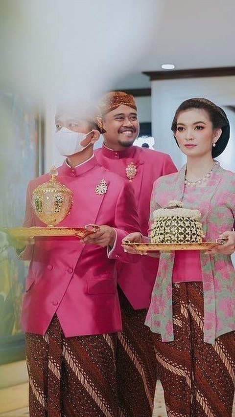 It also appeared charming with a classic floral motif kutubaru kebaya during the wedding procession of Kaesang Pangarep.