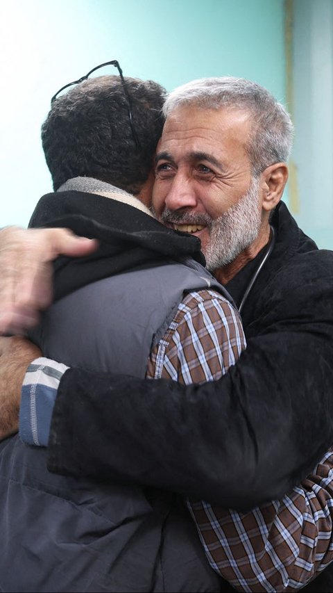 Dokter Maarouf ditangkap ketika rumah sakitnya dikepung oleh tentara zionis Israel pada Desember 2023. Foto: REUTERS/Ibraheem Abu Mustafa<br>