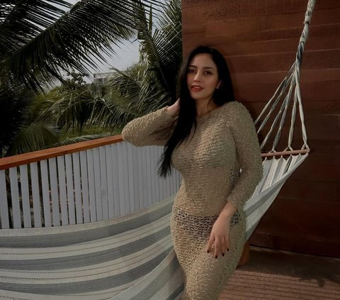 Wearing a Net Dress on a Vacation with Her Boyfriend, Rachel Vennya's Appearance Becomes the Talk of Netizens: 'Like a Bag of Onions'