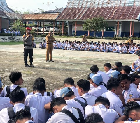 Polres Rohul Sampaikan Bahaya Hoaks Jelang Pemilu 2024 kepada Pemilih Pemula