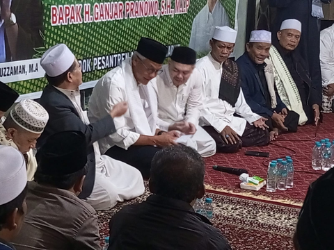 Ganjar Sowan ke Pesantren di Garut yang Dikunjungi Jokowi pada Pilpres 2014