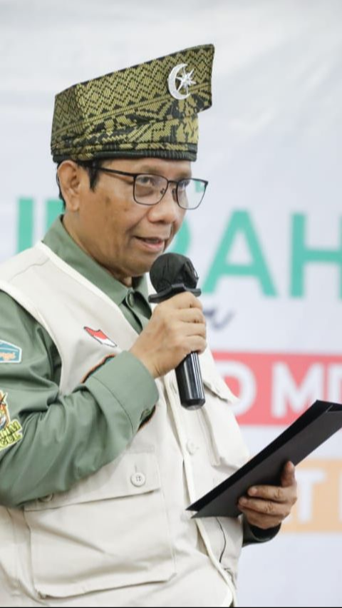 Mahfud Dapat Laporan Rektor Diminta Buat Pernyataan Sebut Jokowi Negarawan