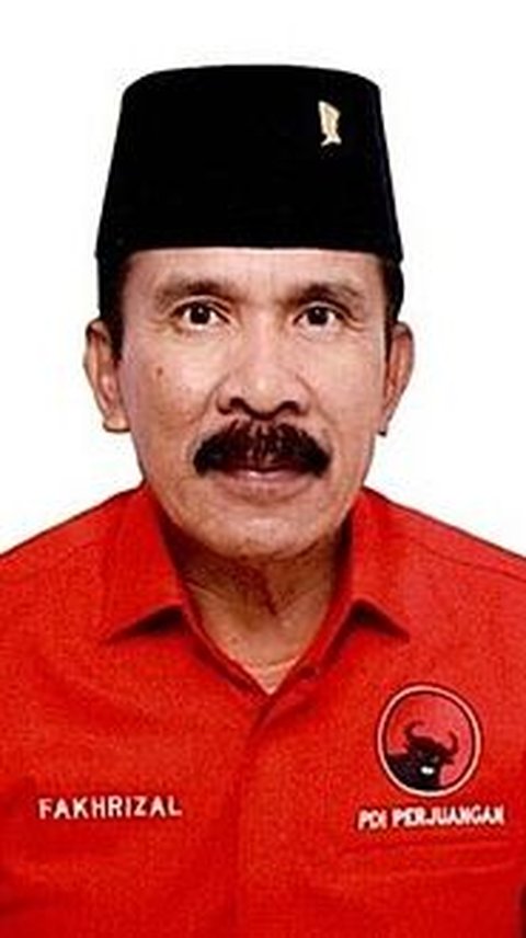 Saat ini, Fakhrizal tercatat sebagai salah satu kader dari Partai Demokrasi Indonesia Perjuangan (PDI-P).