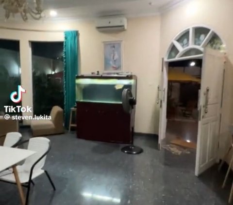 Viral Video Jualan Jus di Rumah Mewah, Bikin Warganet Heran