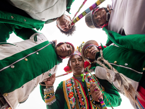 FOTO: Ngerinya Ritual Ini, Komunitas di Peru Bertarung Sampai Berdarah-Darah Demi Keberuntungan dan Hasil Panen Terbaik di Tahun 2024