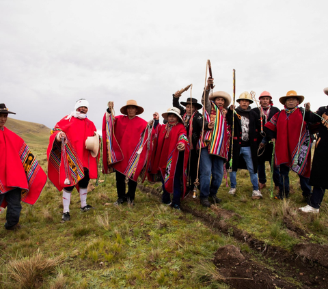 FOTO: Ngerinya Ritual Ini, Komunitas di Peru Bertarung Sampai Berdarah-Darah Demi Keberuntungan dan Hasil Panen Terbaik di Tahun 2024