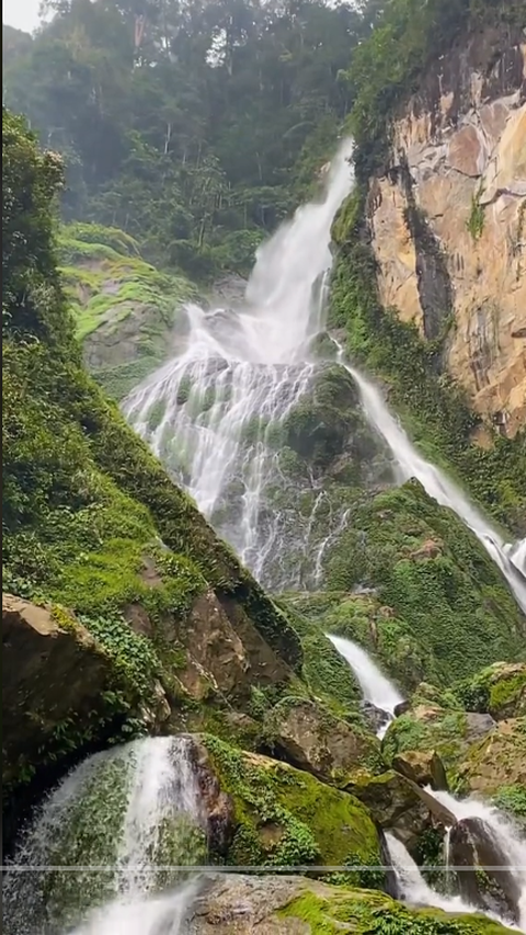 Pesona Air Terjun Sarasah Batuang, Surga Tersembunyi di Sumatera Barat<br>