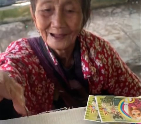 Nenek yang Diduga ODGJ Beli Nasi Padang dengan Uang Mainan, Aksi Penjual Tak Menolak dan Tetap Rendah Hati Ini Tuai Pujian