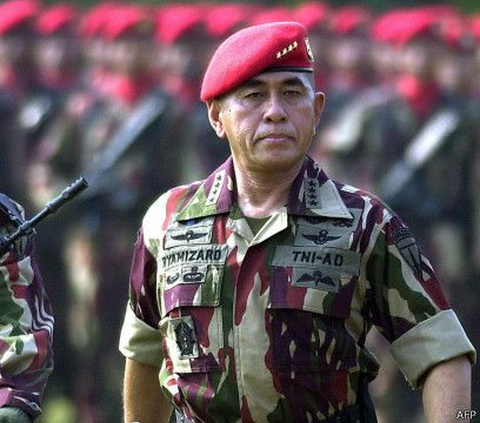 Mantan Kepala Staf TNI Angkatan Darat (KSAD) Ryamizard Ryacudu menghabiskan masa kecilnya di Palembang, Sumatera Selatan.