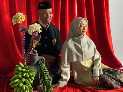 Dulu Nikah Sederhana Tanpa Riasan dan Baju Pengantin, Pasangan Viral Terpaut Usia 35 Tahun Ini Bahagia Jalani Momen 'Prewedding'