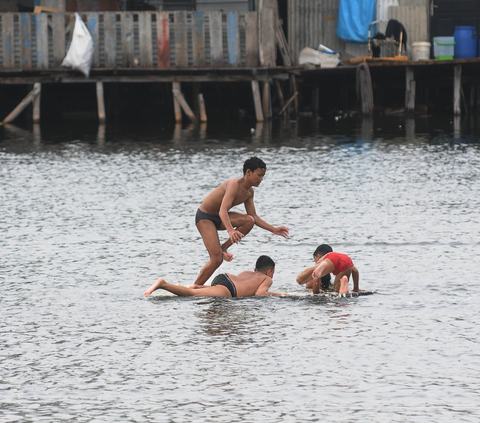 Pemerintah setempat juga diharapkan untuk meningkatkan tanda peringatan dan pengawasan di area ini. Foto: merdeka.com / Imam Buhori<br>