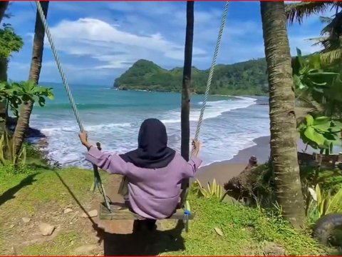 Pesona Pantai Watu Bale Kebumen, Punya Banyak Wahana Wisata Serta Ombak yang Tenang