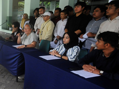 FOTO: Menyikapi Kondisi Politik Indonesia, Civitas Akademika dan Alumni UPN Veteran Jakarta Serukan Bela Negara Jelang Pemilu 2024