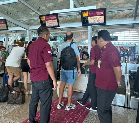 Gelapkan Pajak dan Sembunyi di Bali, Bule Rusia Dideportasi