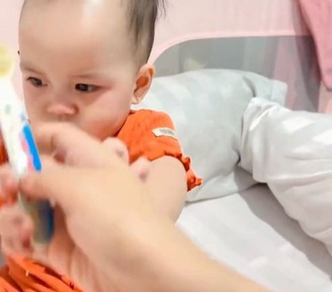 So Funny, Newborn Baby Wants to Eat When Indian Song is Played