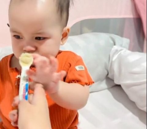 So Funny, Newborn Baby Wants to Eat When Indian Song is Played