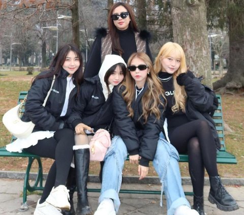 10 Styles of Chateez, Meyden, and Vior Vacationing in Europe with Artists, Called Similar to BLACKPINK!