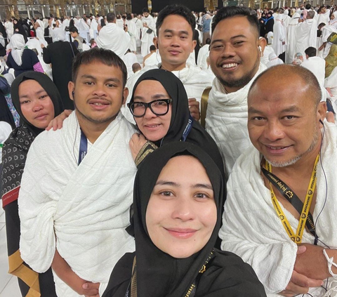 Cantiknya Prilly Latuconsina Tampil Bare Face Selama Umrah, Didoakan Istiqamah Berhijab