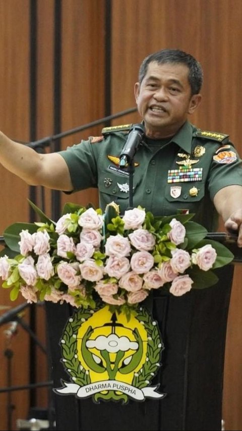 Asramanya Dikunjungi Jenderal Bintang 4, Potret Senyum Lepas Anak Prajurit TNI Digendong Kasad Maruli Simanjuntak