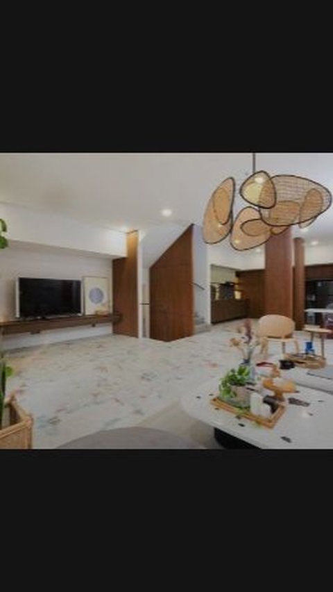 Tak heran jika netizen menyebut jika villa Rachel di Bandung tak kalah mewah dari villa yang ia sewa