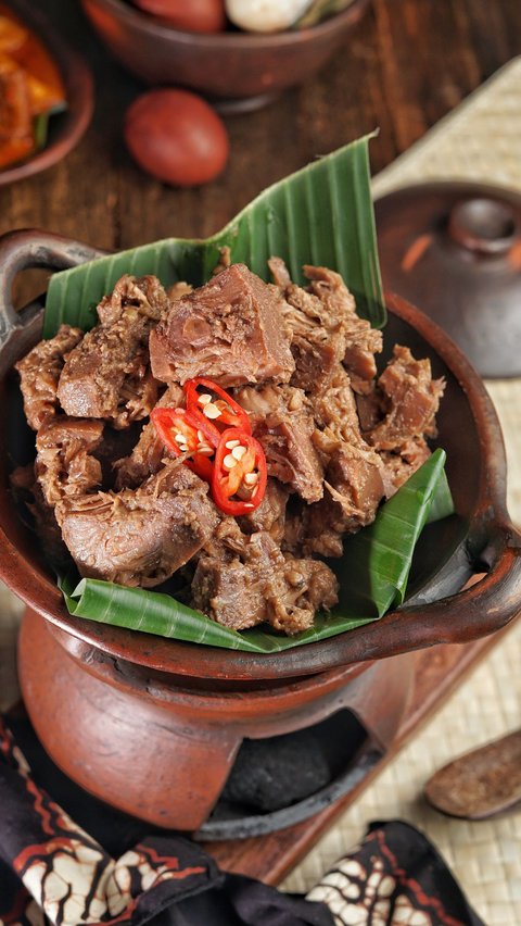 Recipe for Special Jogja Manggar Gudeg with Young Coconut Flower as the Main Ingredient