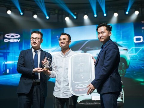 Jadi Konsumen Pertama di Dunia, Segini Harga Mobil Listrik Chery Omoda E5 yang Baru Dibeli Raffi Ahmad