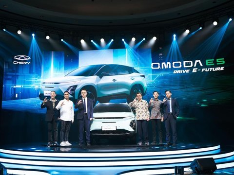 Jadi Konsumen Pertama di Dunia, Segini Harga Mobil Listrik Chery Omoda E5 yang Baru Dibeli Raffi Ahmad