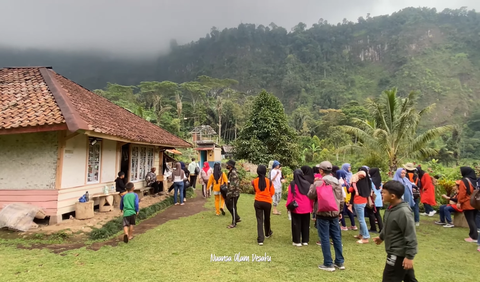 Kampung jadi Ramai