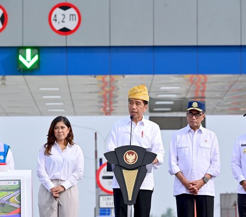 Tanpa Menteri PUPR, Jokowi Resmikan Jalan Tol di Sumut Didampingi Meutya Hafid