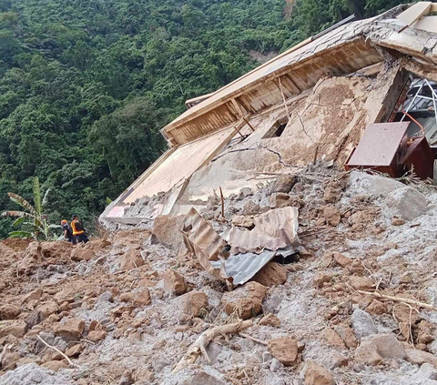 FOTO: Guyuran Hujan Lebat Ciptakan Bencana Longsor Parah di Pegunungan Filipina, Lima Orang Tewas dan Puluhan Luka-Luka
