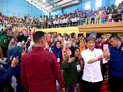 Orang Berobat Tidak Dipungut Biaya, Jokowi: Kita Bersyukur Ada KIS