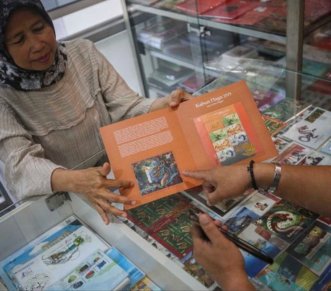 FOTO: Penampakan Perangko Edisi Khusus Tahun Baru Imlek 2024, Segini Harganya