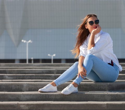 More Confident Wearing White Clothes with Tips from Designers