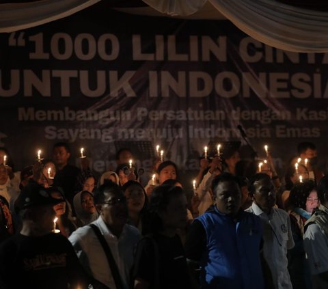 FOTO: Deklarasi Dukungan, Relawan Prabowo-Gibran Nyalakan 1.000 Lilin Cinta untuk Indonesia