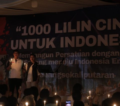 FOTO: Deklarasi Dukungan, Relawan Prabowo-Gibran Nyalakan 1.000 Lilin Cinta untuk Indonesia